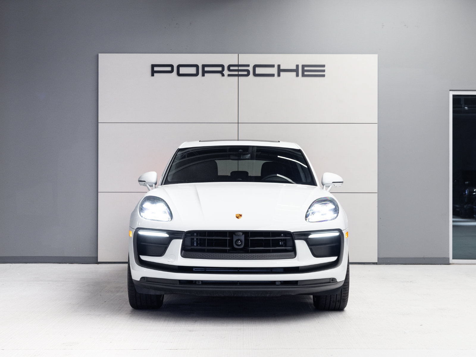 New 2026 Porsche Macan AWD/4WD image 10