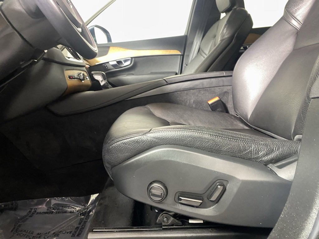 Used 2022 Volvo XC90 T6 Momentum w/ Advanced Package image 13