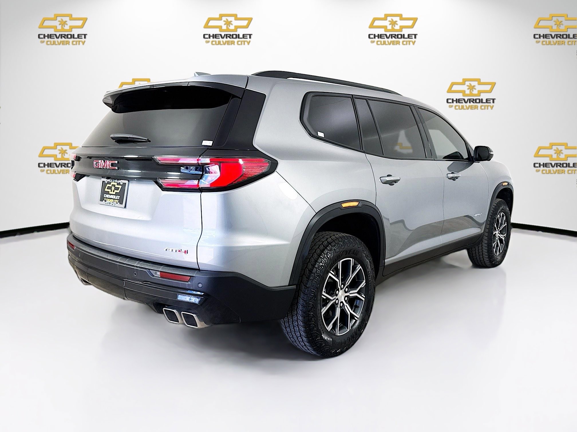 Used 2024 GMC Acadia AT4 w/ Luxury Package image 7