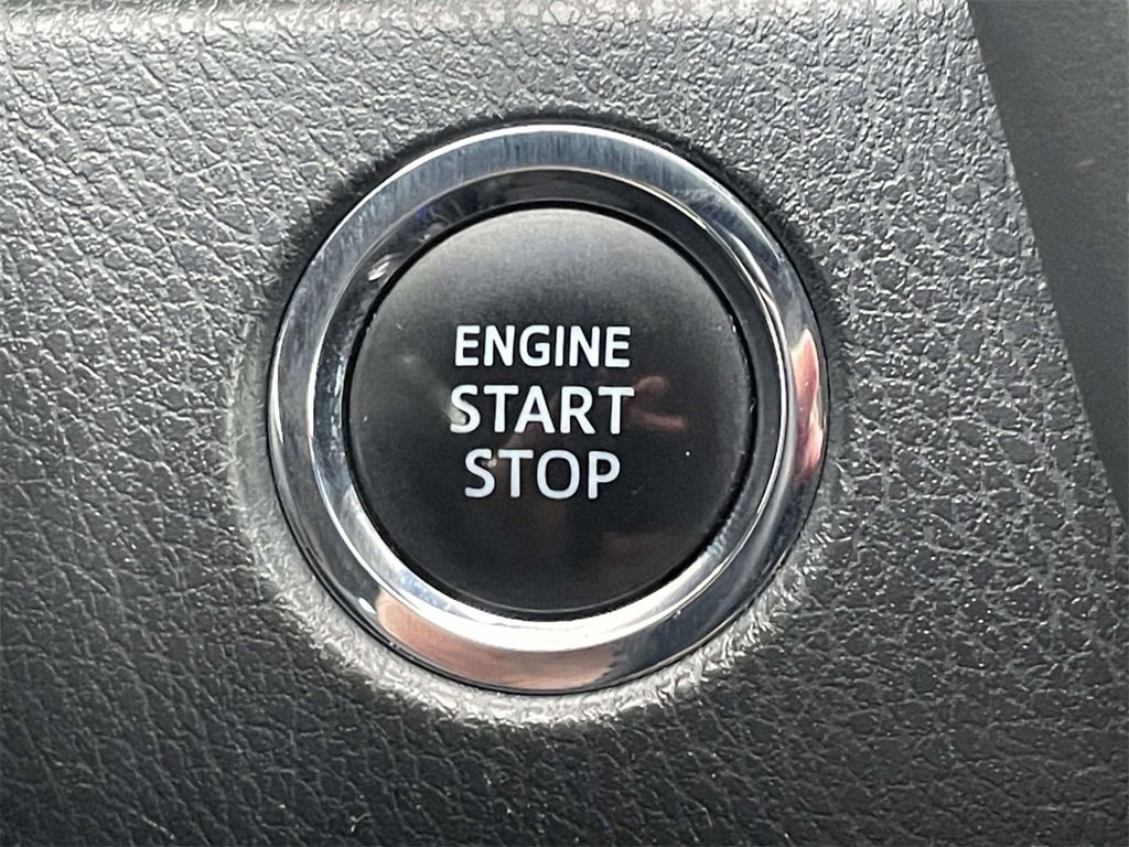 Used 2018 Toyota Camry SE image 24