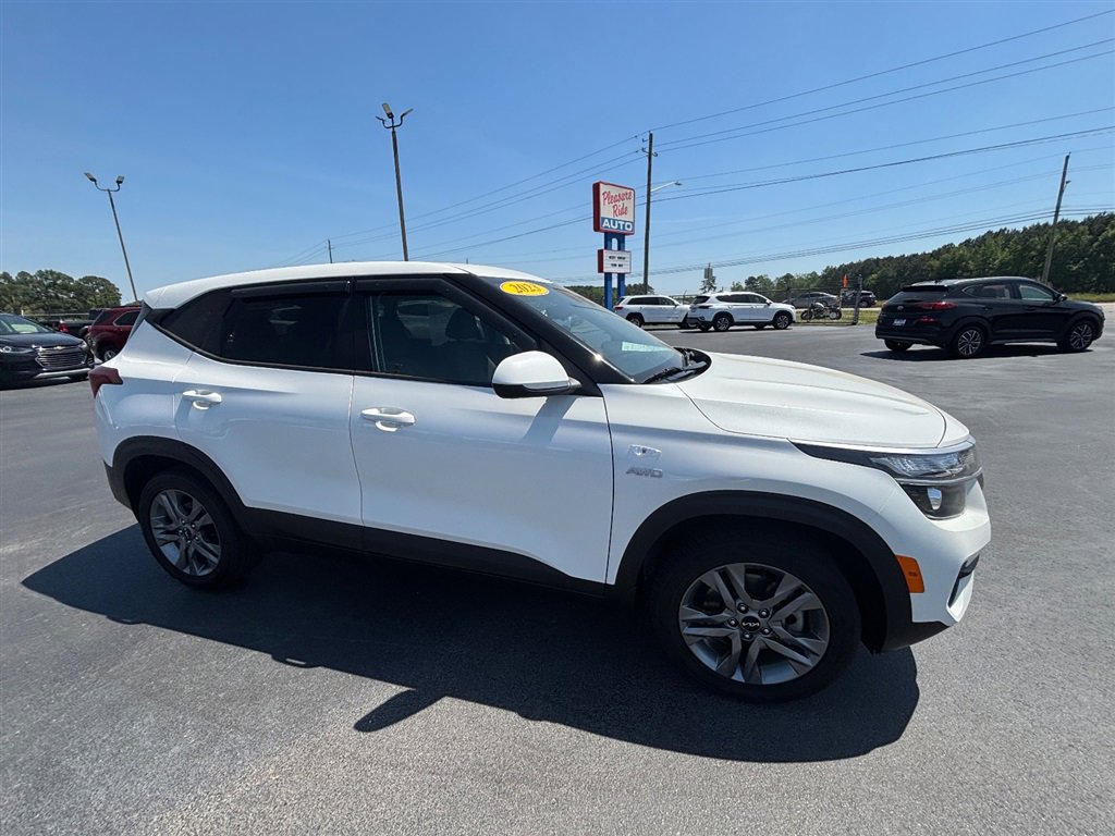 Used 2023 Kia Seltos LX AWD/4WD image 9