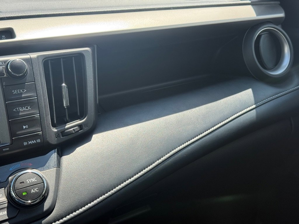 Used 2018 Toyota RAV4 XLE image 21