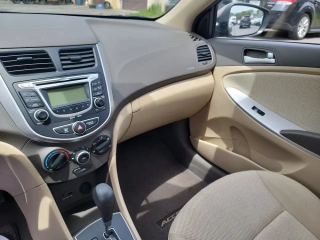 Used 2012 Hyundai Accent GLS FWD image 17