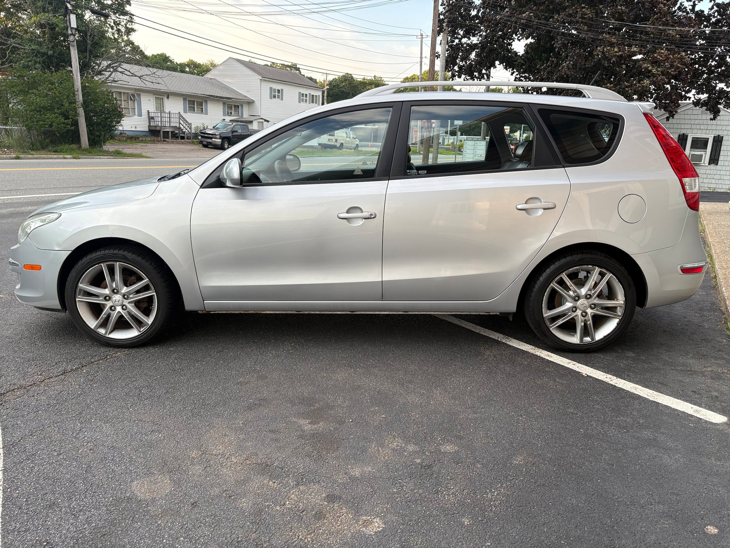 Used 2012 Hyundai Elantra FWD image 8