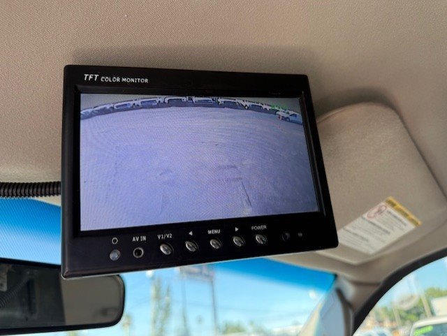 Used 2009 Ford F550 2WD Regular Cab Super Duty image 19