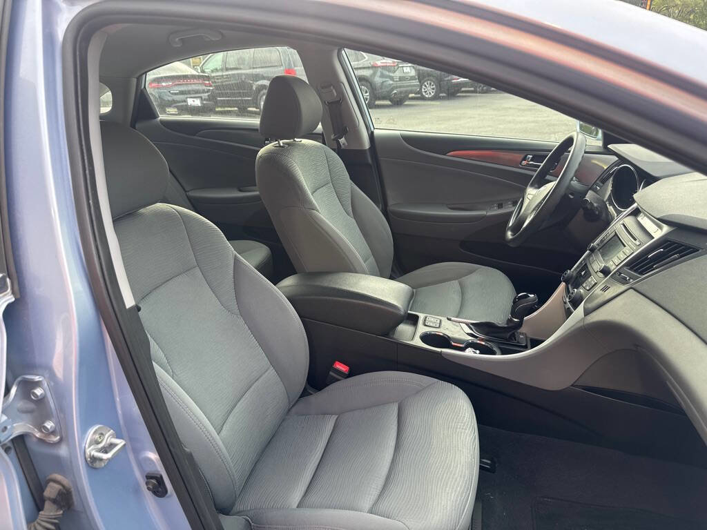 Used 2014 Hyundai Sonata Hybrid image 12