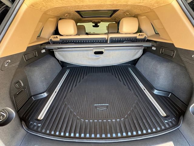 Used 2022 Cadillac XT5 Premium Luxury w/ Platinum Package AWD/4WD image 32