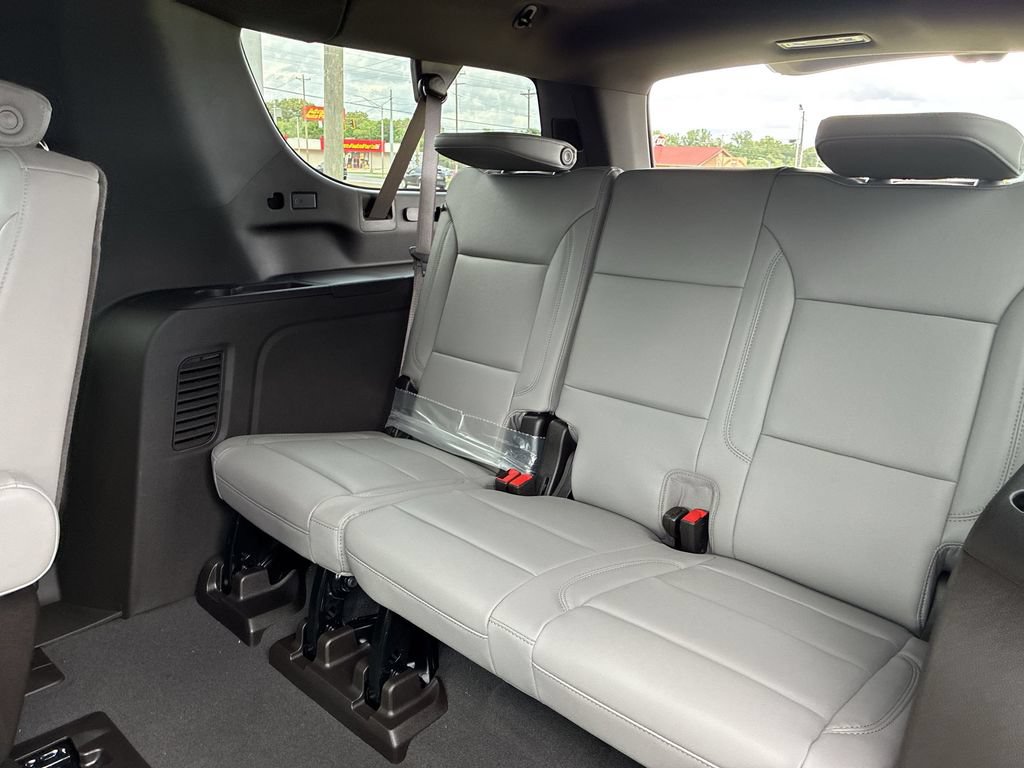 New 2026 Chevrolet Suburban LT w/ LPO, Chrome Package AWD/4WD image 19