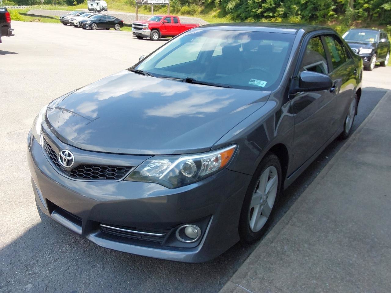 Used 2013 Toyota Camry SE FWD image 6