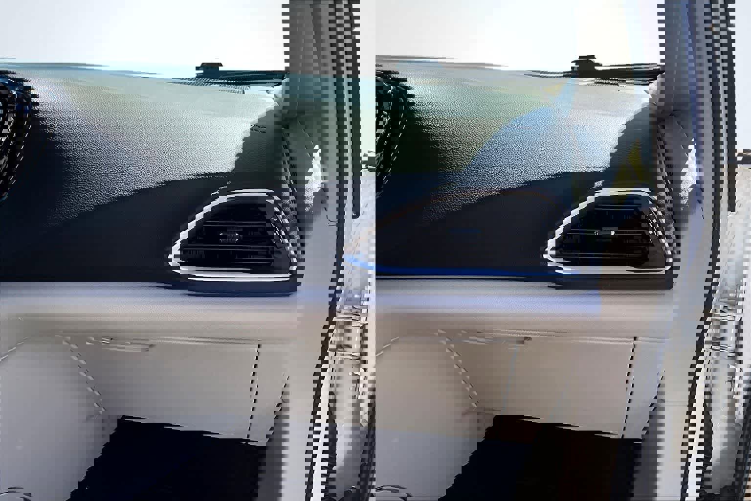 Used 2024 Chrysler Pacifica Touring-L image 24