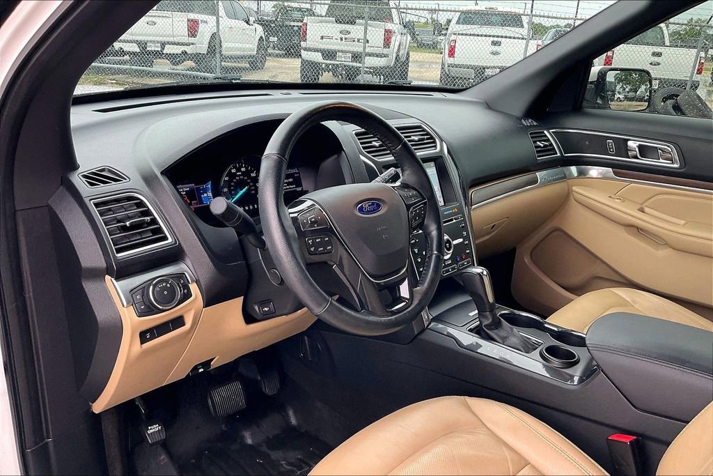 Used 2017 Ford Explorer Limited w/ Equipment Group 301A FWD image 14
