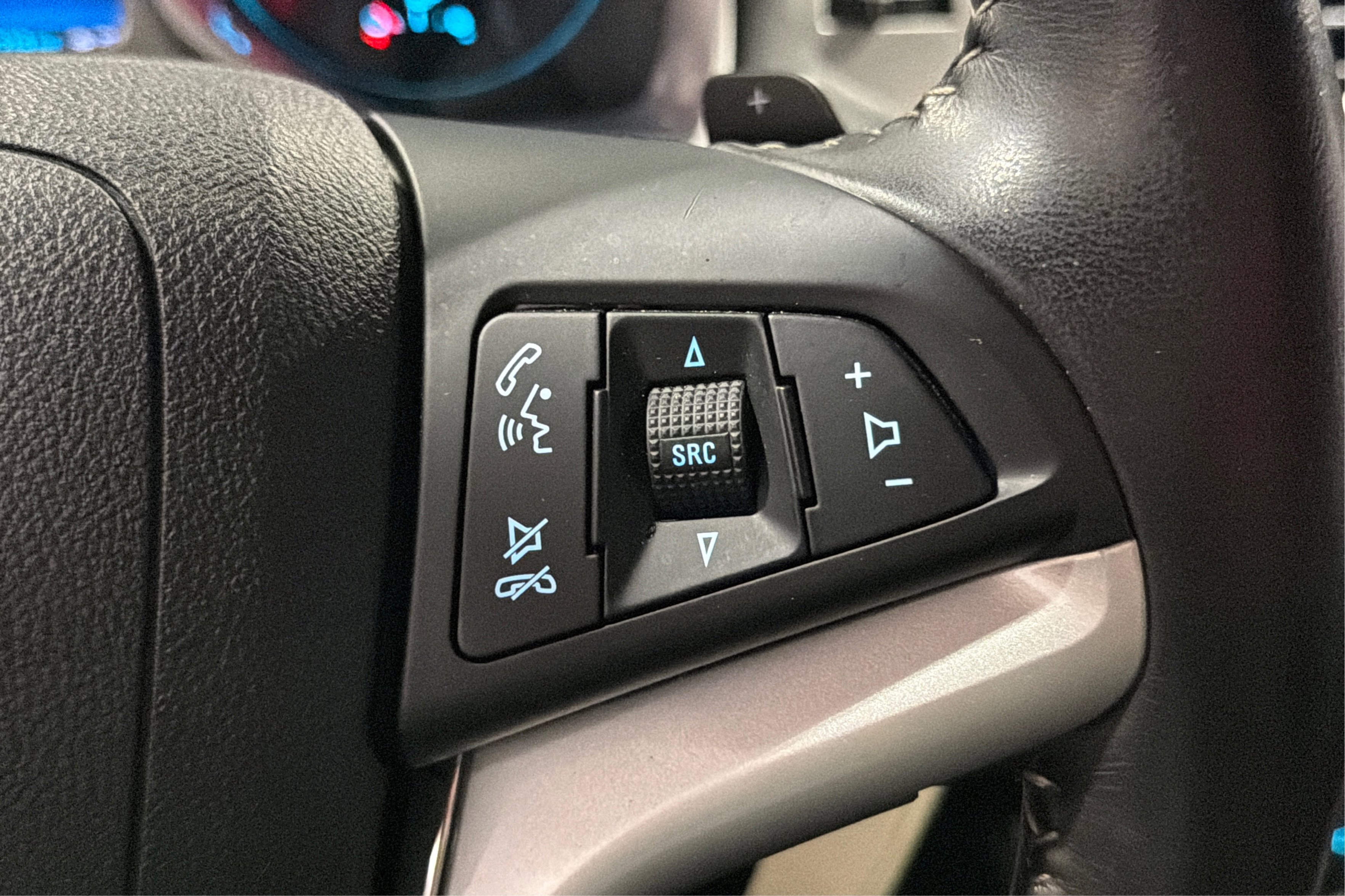 Used 2015 Chevrolet Camaro LT RWD image 24