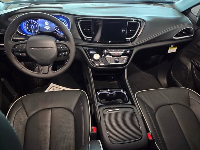 New 2027 Chrysler Pacifica Limited w/ S Appearance Package FWD image 9