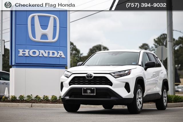 Used 2024 Toyota RAV4 LE AWD/4WD image 1