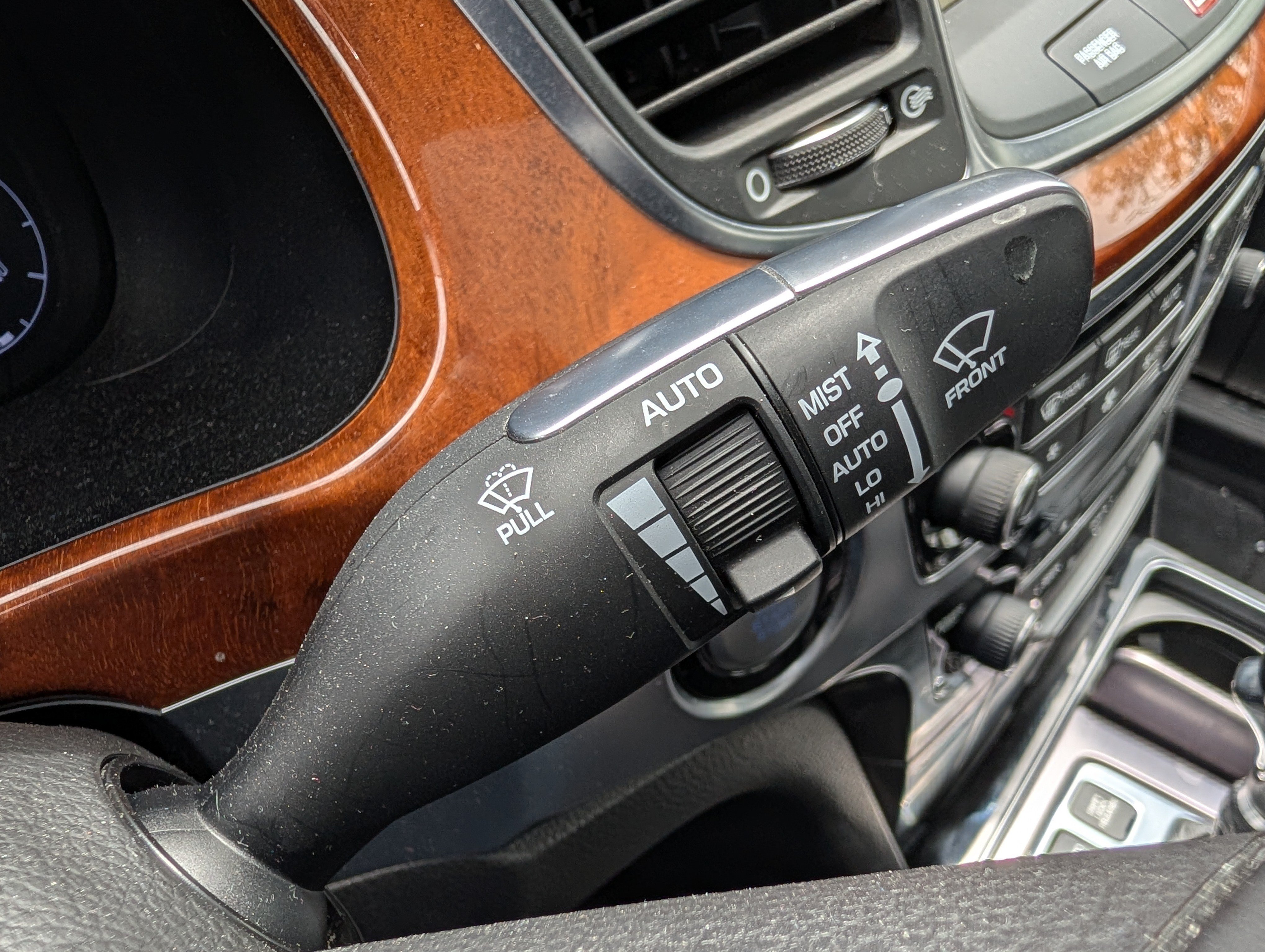 Used 2014 Hyundai Equus Signature RWD image 26
