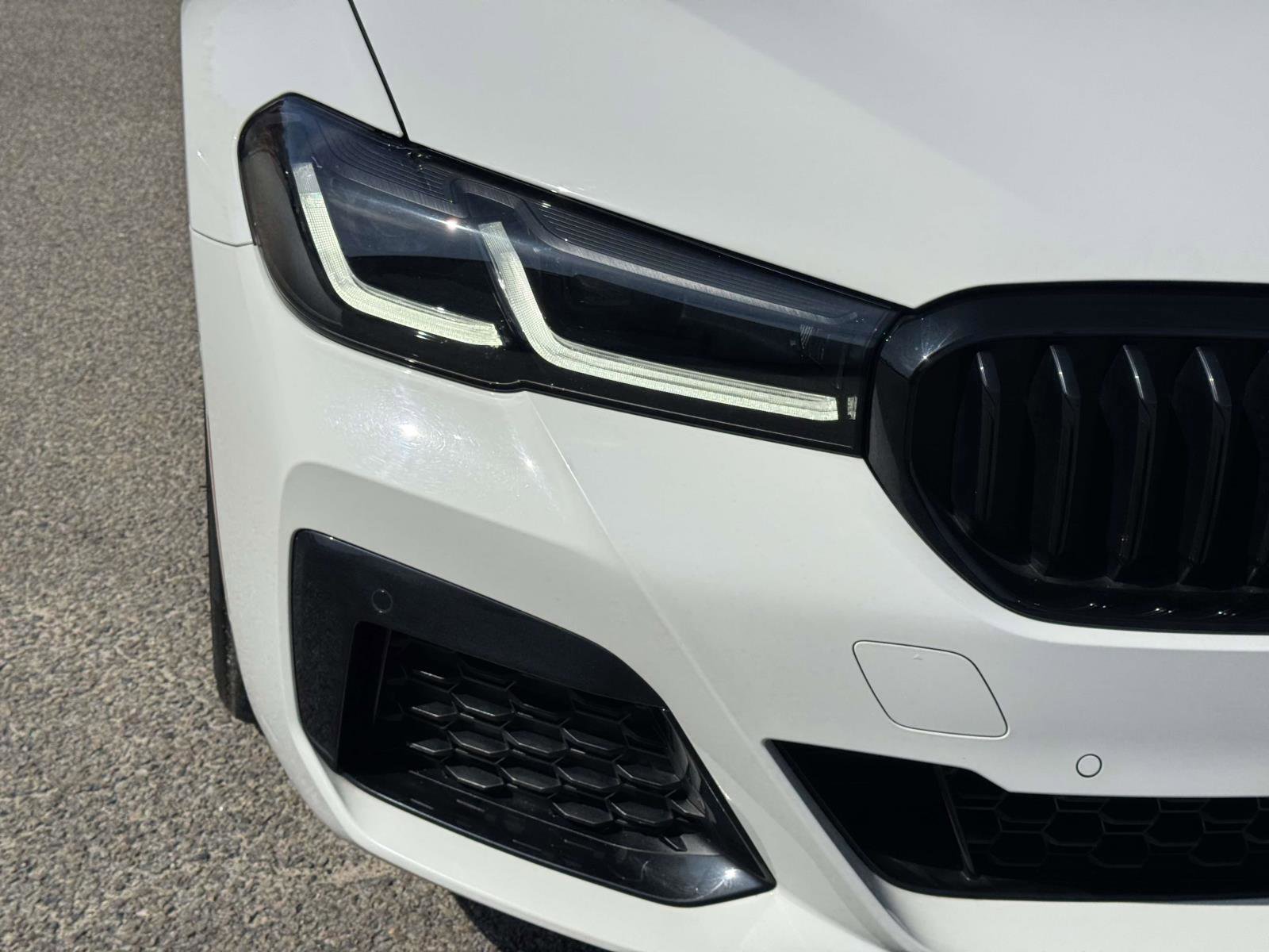 Used 2022 BMW 530i xDrive w/ M Sport Package image 7