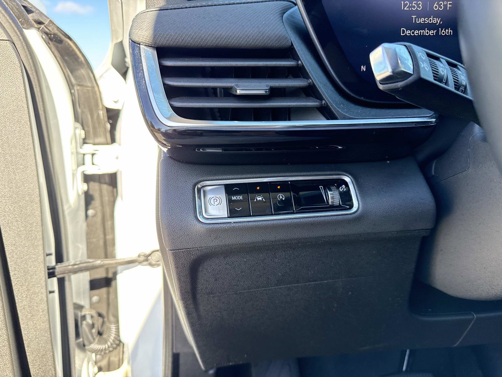 Used 2025 Buick Envision Preferred image 31