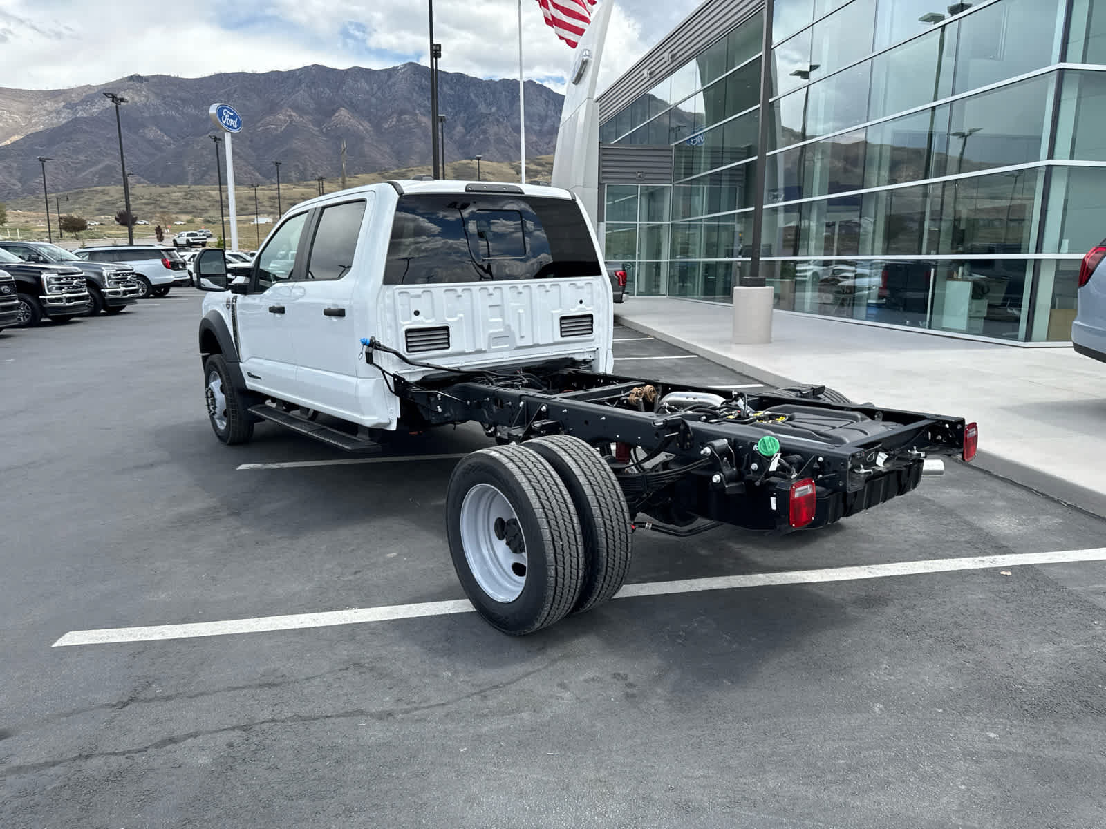 New 2026 Ford F550 4x4 Crew Cab Super Duty w/ XL Chrome Package image 9