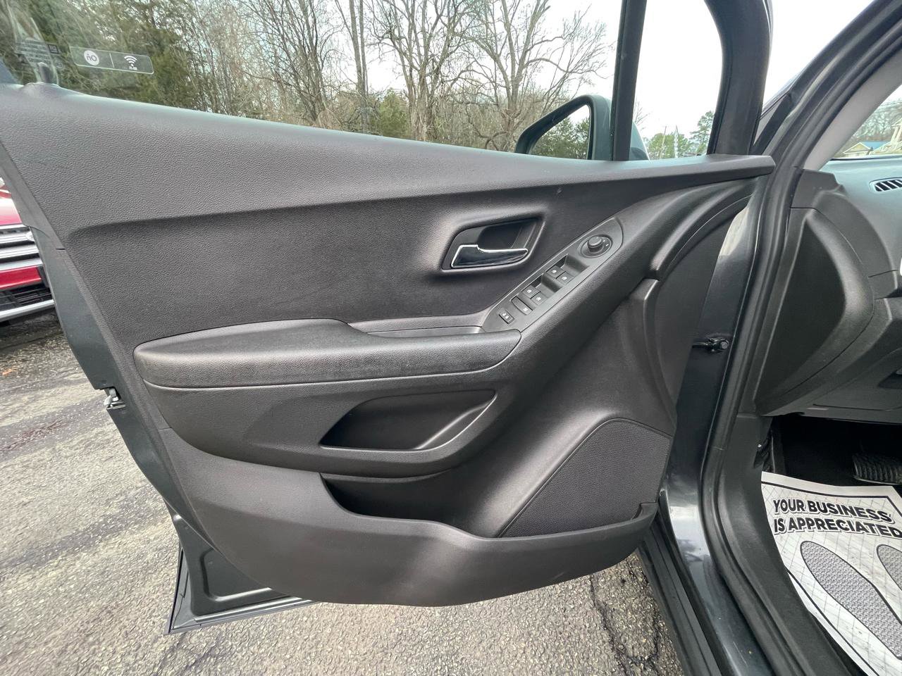 Used 2019 Chevrolet Trax LT image 16