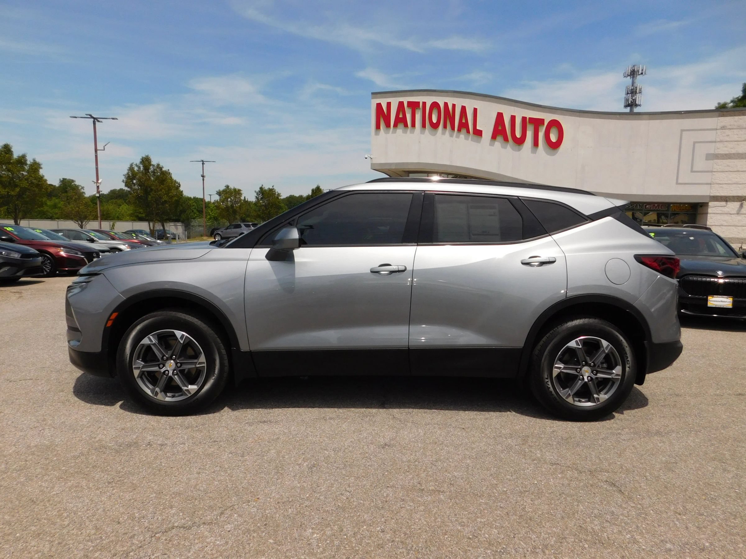 Used 2024 Chevrolet Blazer LT w/ Convenience Package FWD image 2