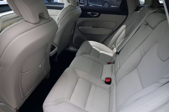 Used 2024 Volvo XC60 B5 Ultimate w/ Protection Package Premier AWD/4WD image 28