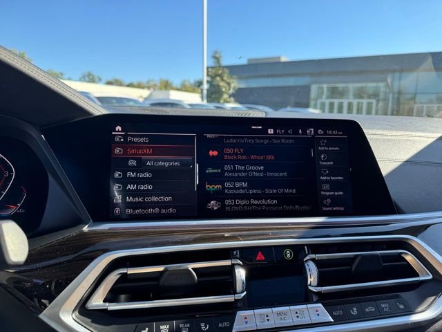 Used 2020 BMW X7 xDrive40i w/ Cold Weather Package image 17