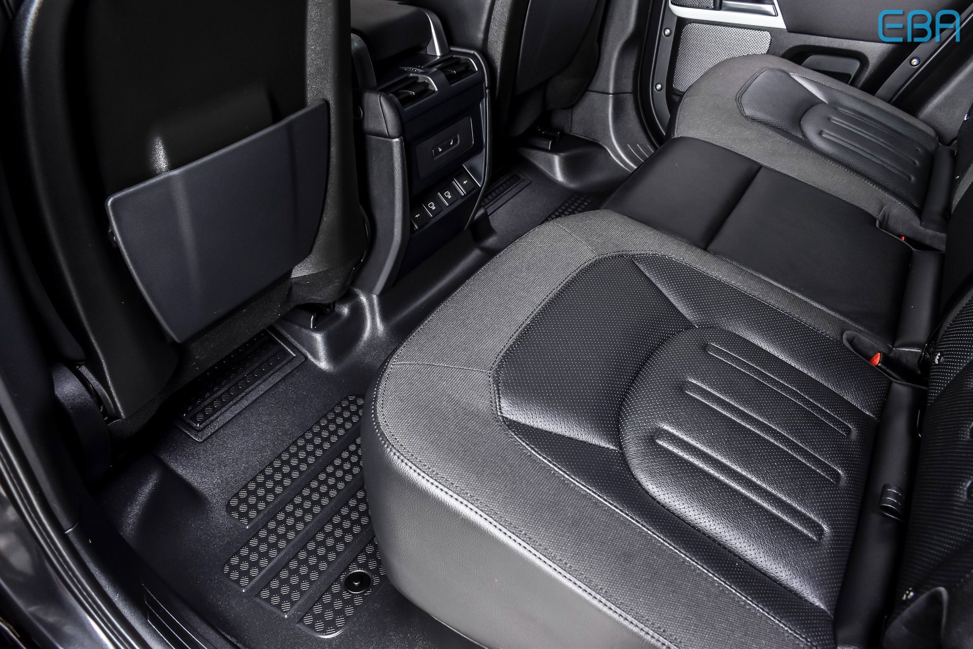 Used 2021 Land Rover Defender 110 SE image 20