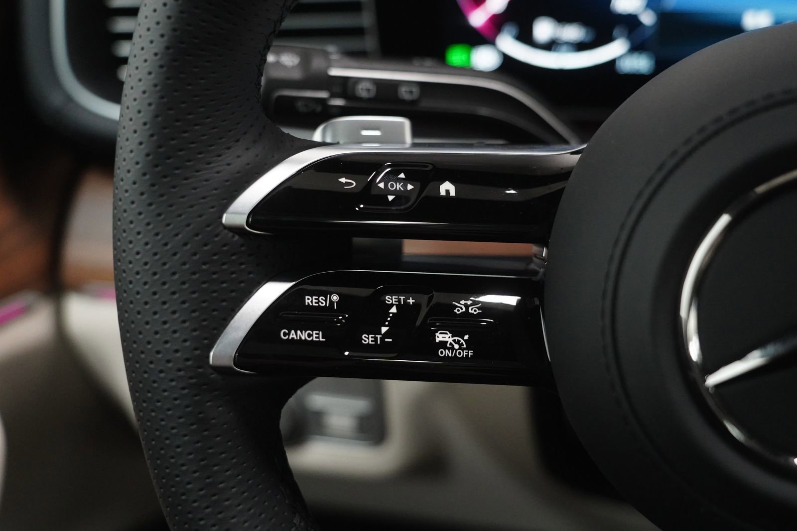 New 2026 Mercedes-Benz GLS 580 4MATIC image 21