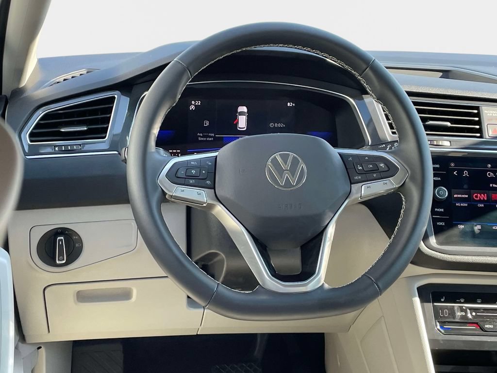 Used 2023 Volkswagen Tiguan SE FWD image 17