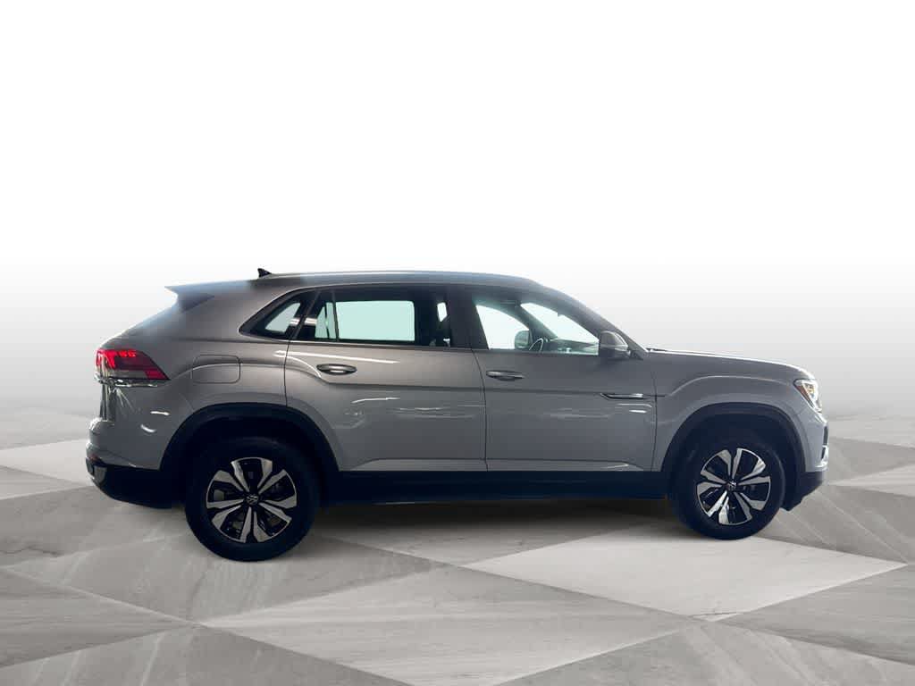 Used 2024 Volkswagen Atlas Cross Sport SE FWD image 9
