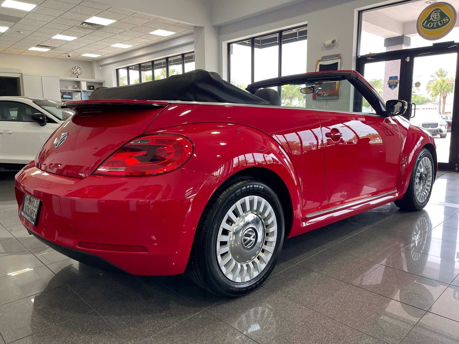 Used 2014 Volkswagen Beetle 1.8T FWD image 5