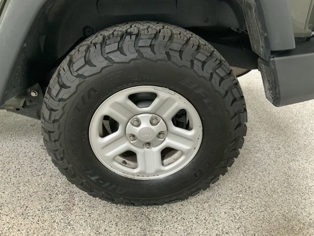 Used 2015 Jeep Wrangler Unlimited Sport image 9