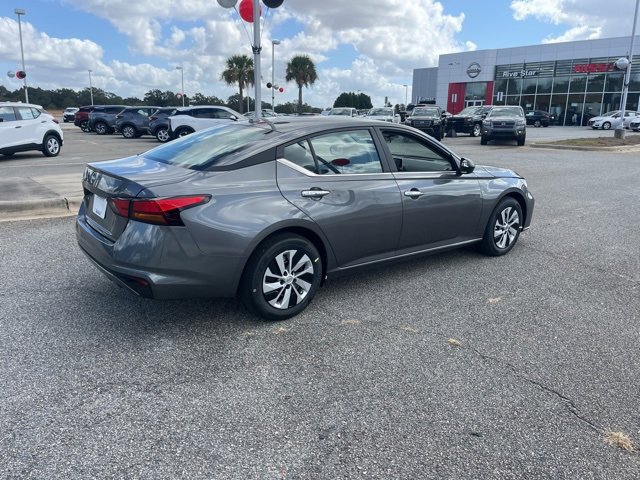 Used 2025 Nissan Altima 2.5 S image 12