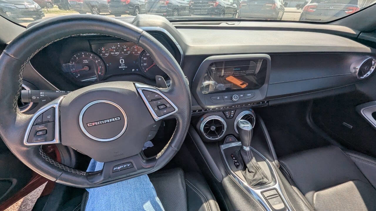 Used 2017 Chevrolet Camaro LT RWD image 27