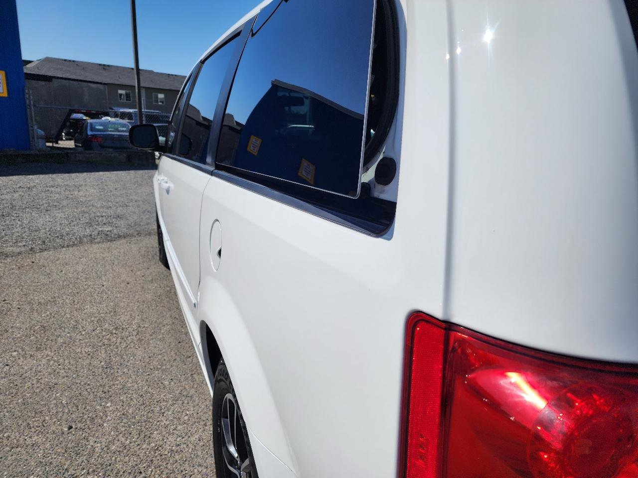 Used 2017 Dodge Grand Caravan GT FWD image 42