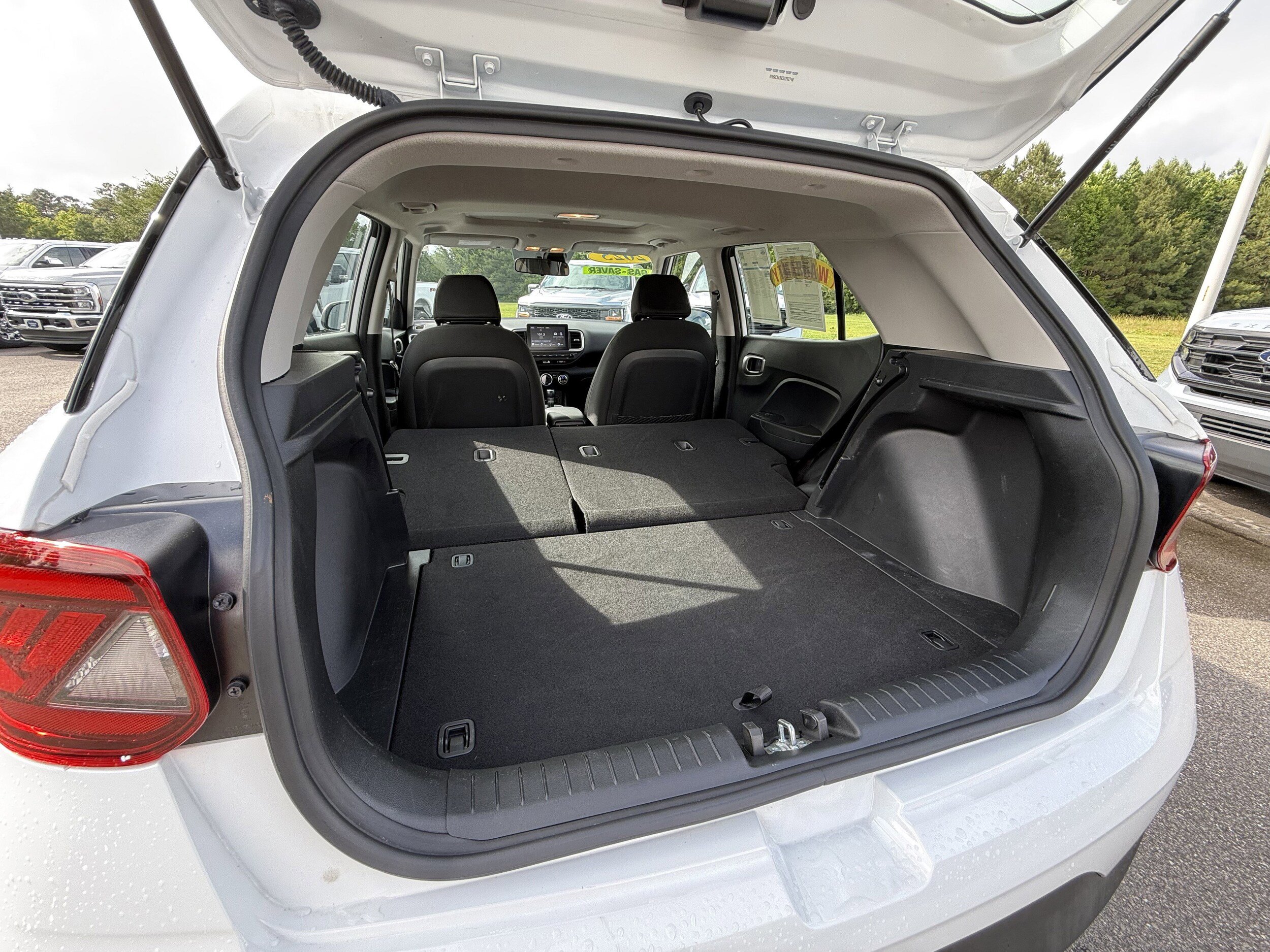 Used 2025 Hyundai Venue SEL FWD image 23