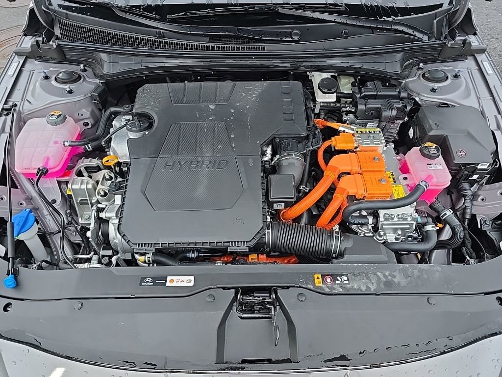 Certified 2025 Hyundai Elantra SEL image 31