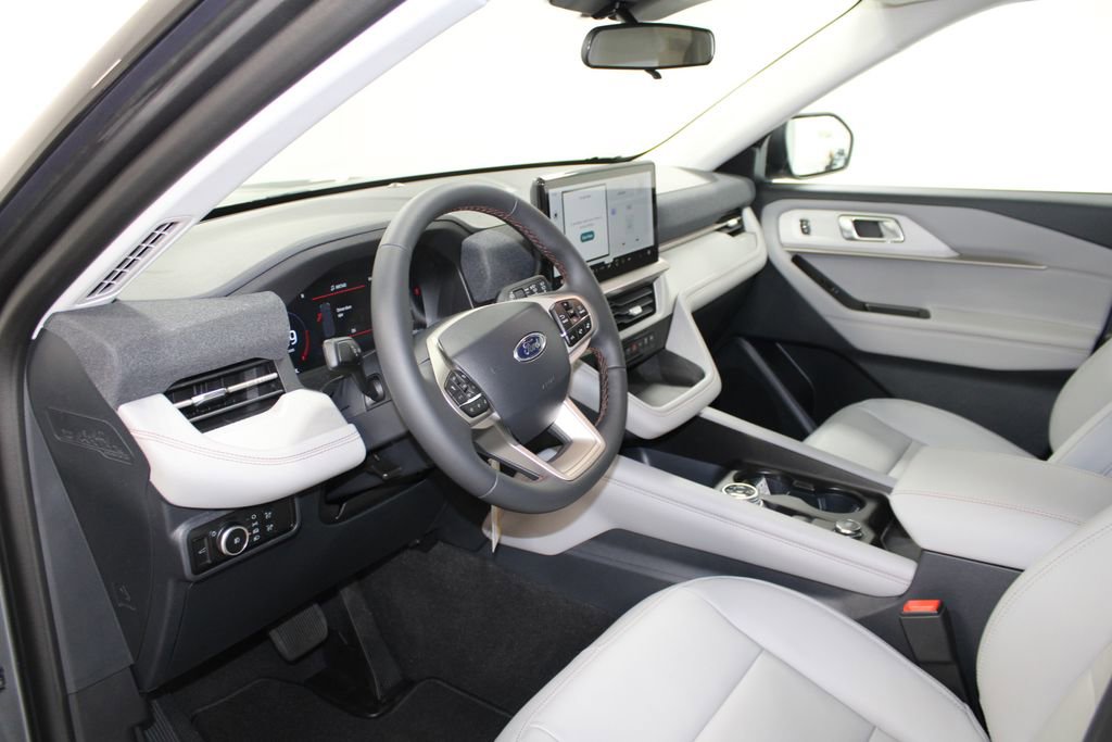 New 2026 Ford Explorer Active w/ Active Comfort Package image 22
