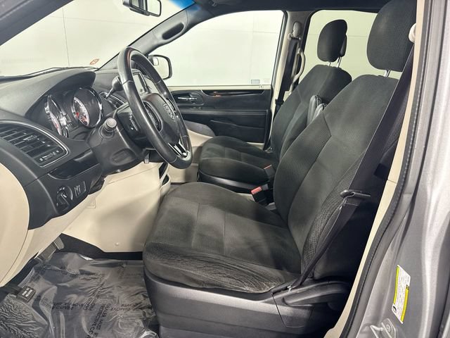 Used 2015 Dodge Grand Caravan SE FWD image 19
