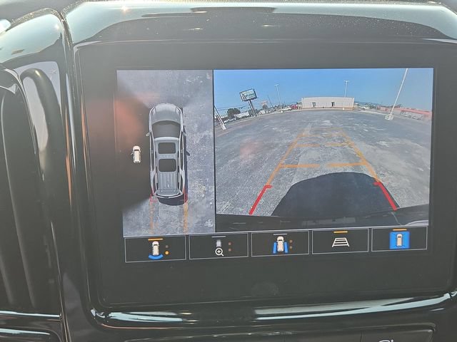 Used 2022 Chevrolet Traverse RS w/ LPO, 'HIT The Road' Package FWD image 17