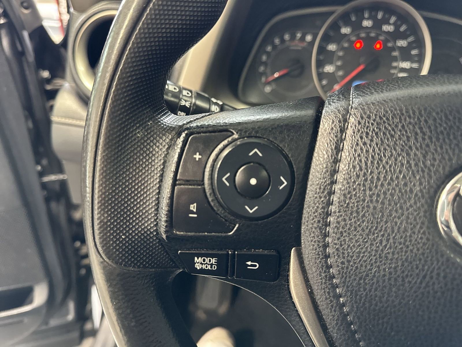 Used 2014 Toyota RAV4 XLE AWD/4WD image 17