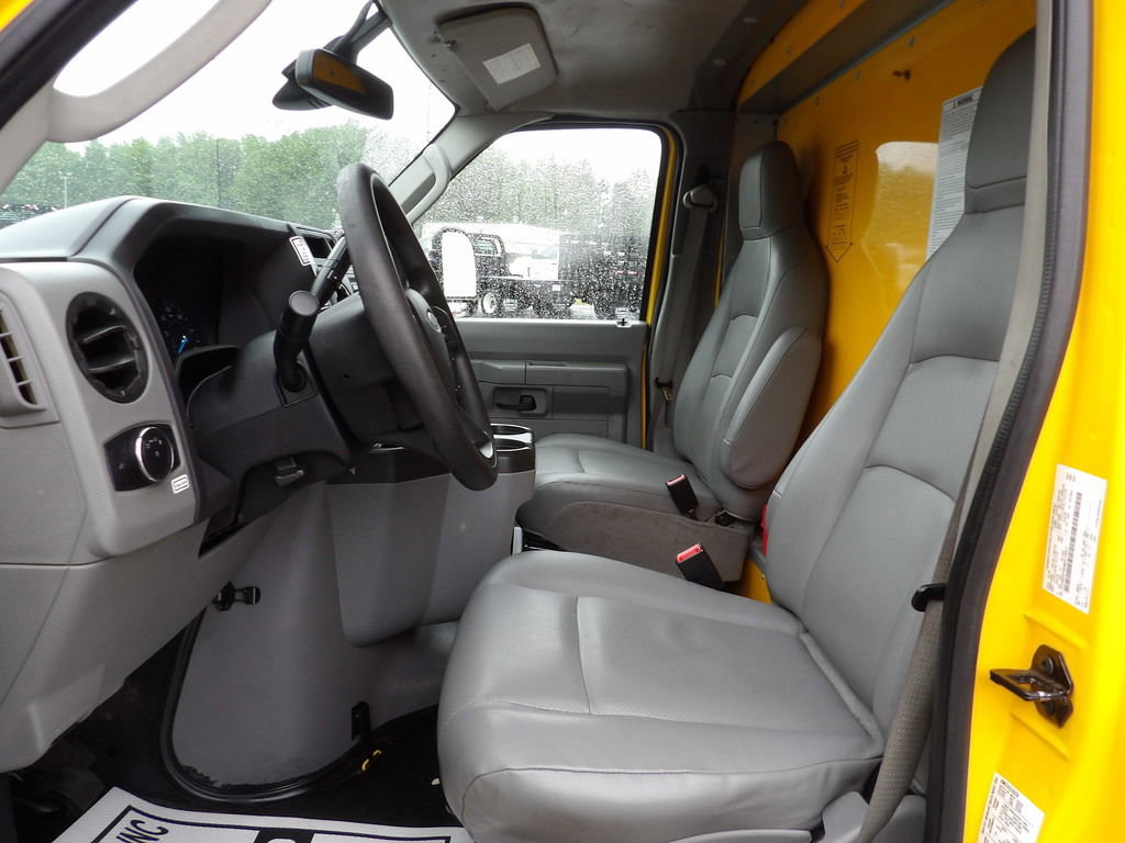 Used 2021 Ford E-350 and Econoline 350 Super Duty RWD image 16