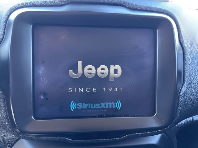Used 2023 Jeep Renegade Latitude AWD/4WD image 21