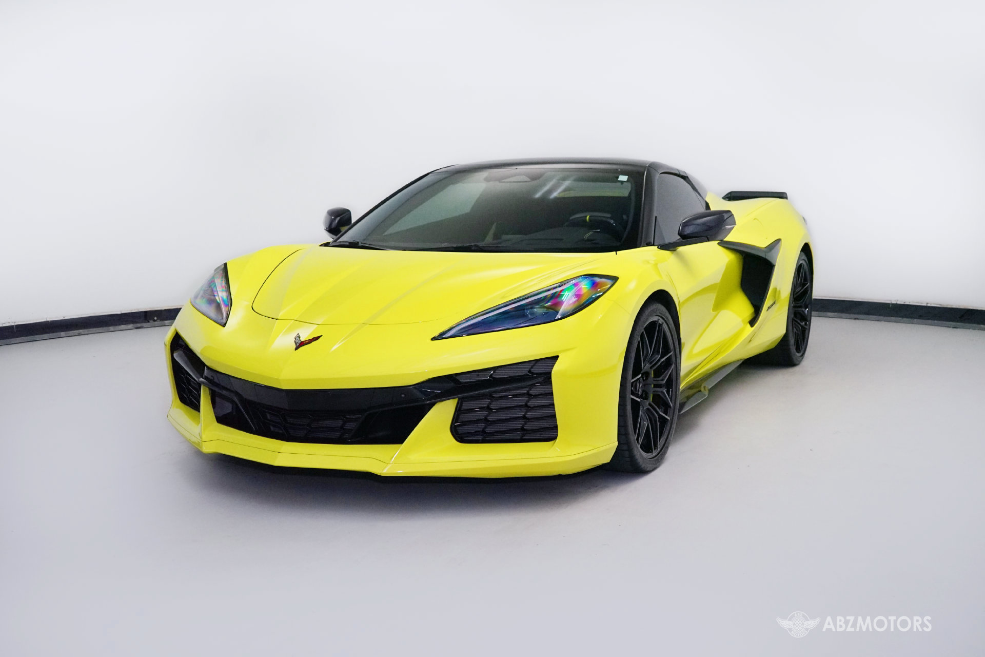 Used 2024 Chevrolet Corvette Z06 RWD image 2