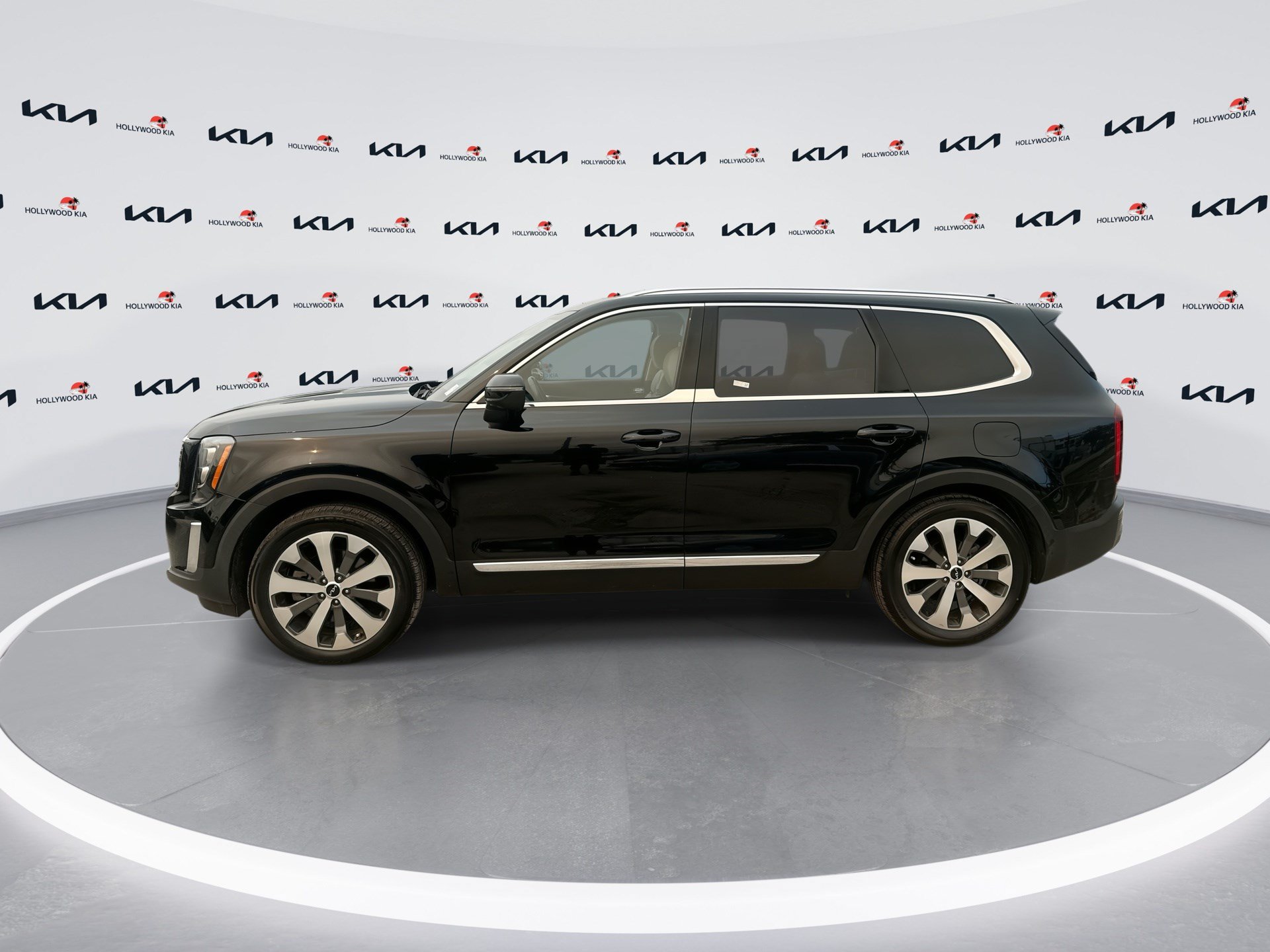 Certified 2022 Kia Telluride EX w/ EX Premium Package FWD image 5