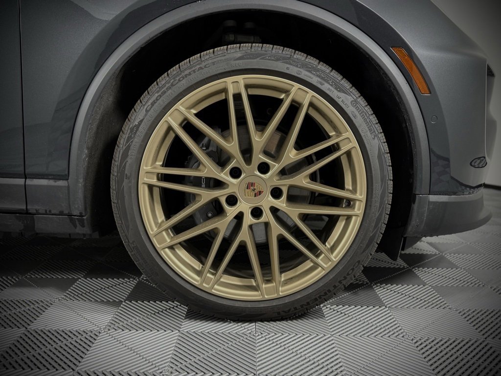 New 2024 Porsche Macan 4 Electric image 20