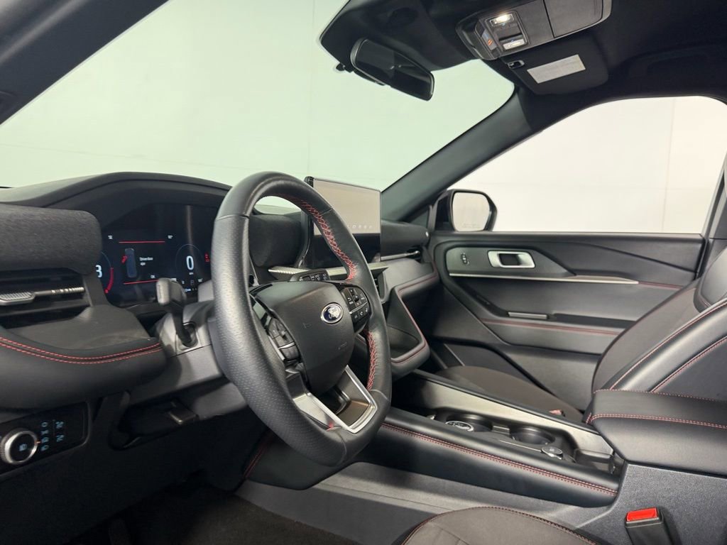 Used 2025 Ford Explorer ST-Line AWD/4WD image 22