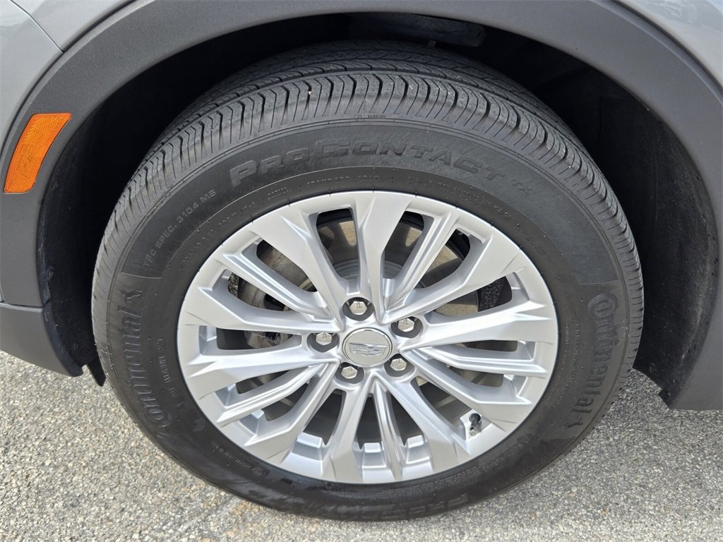 Used 2024 Cadillac XT4 Luxury w/ Cold Weather Package image 11