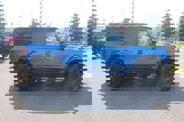 Used 2024 Ford Bronco Black Diamond image 6