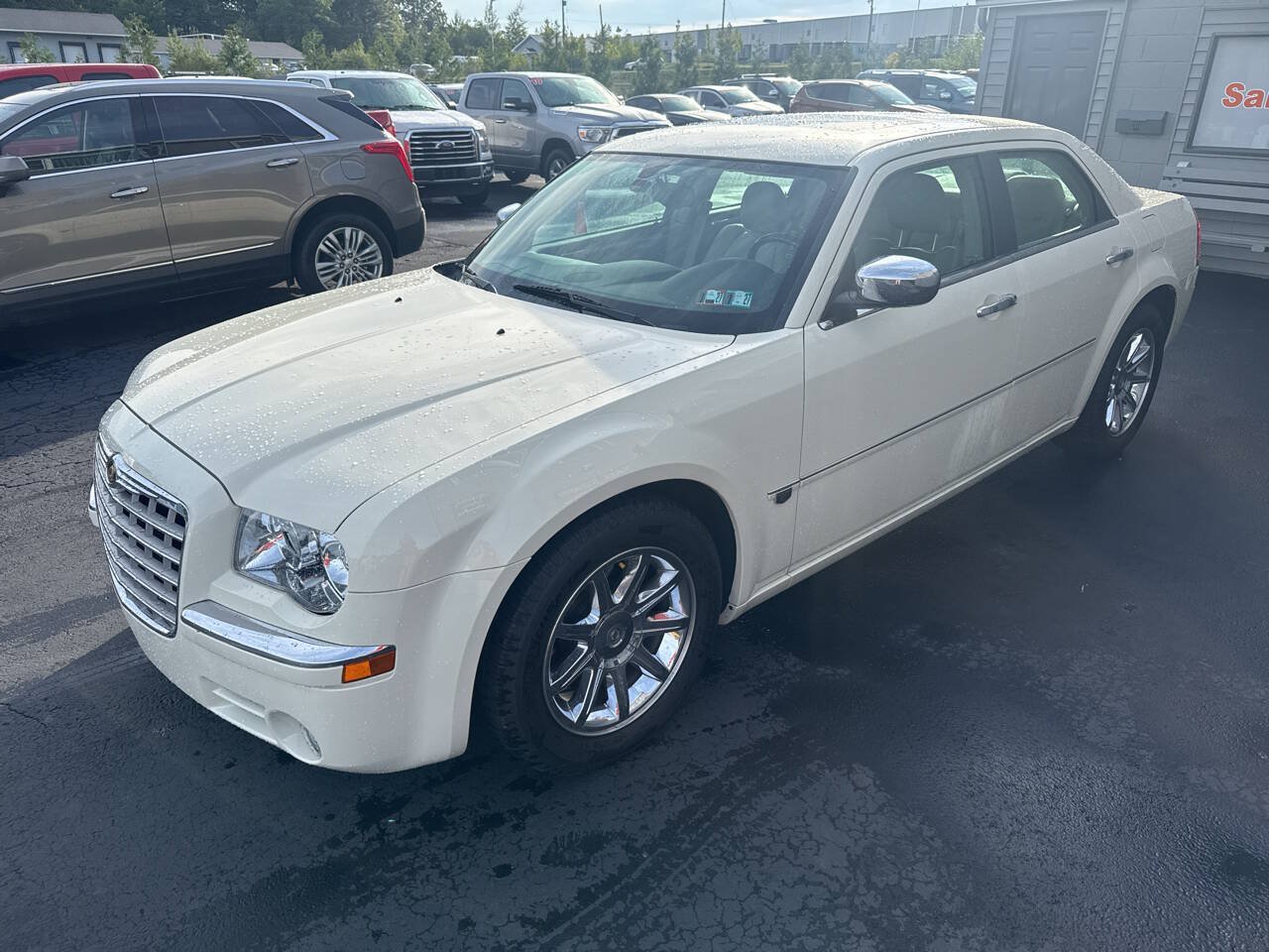 Used 2005 Chrysler 300 C w/ Sound Group II RWD image 3